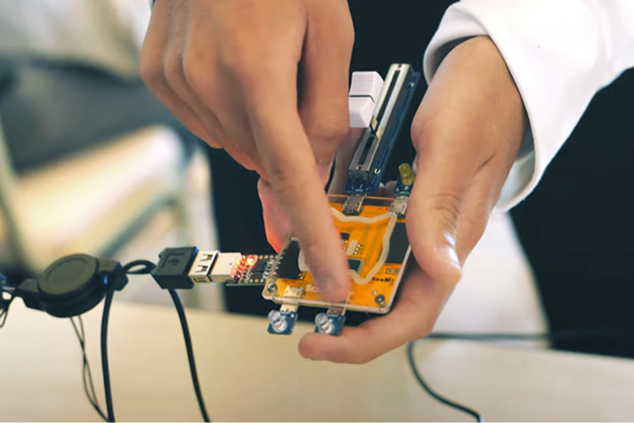 誰でも簡単に扱えるIoTデバイス